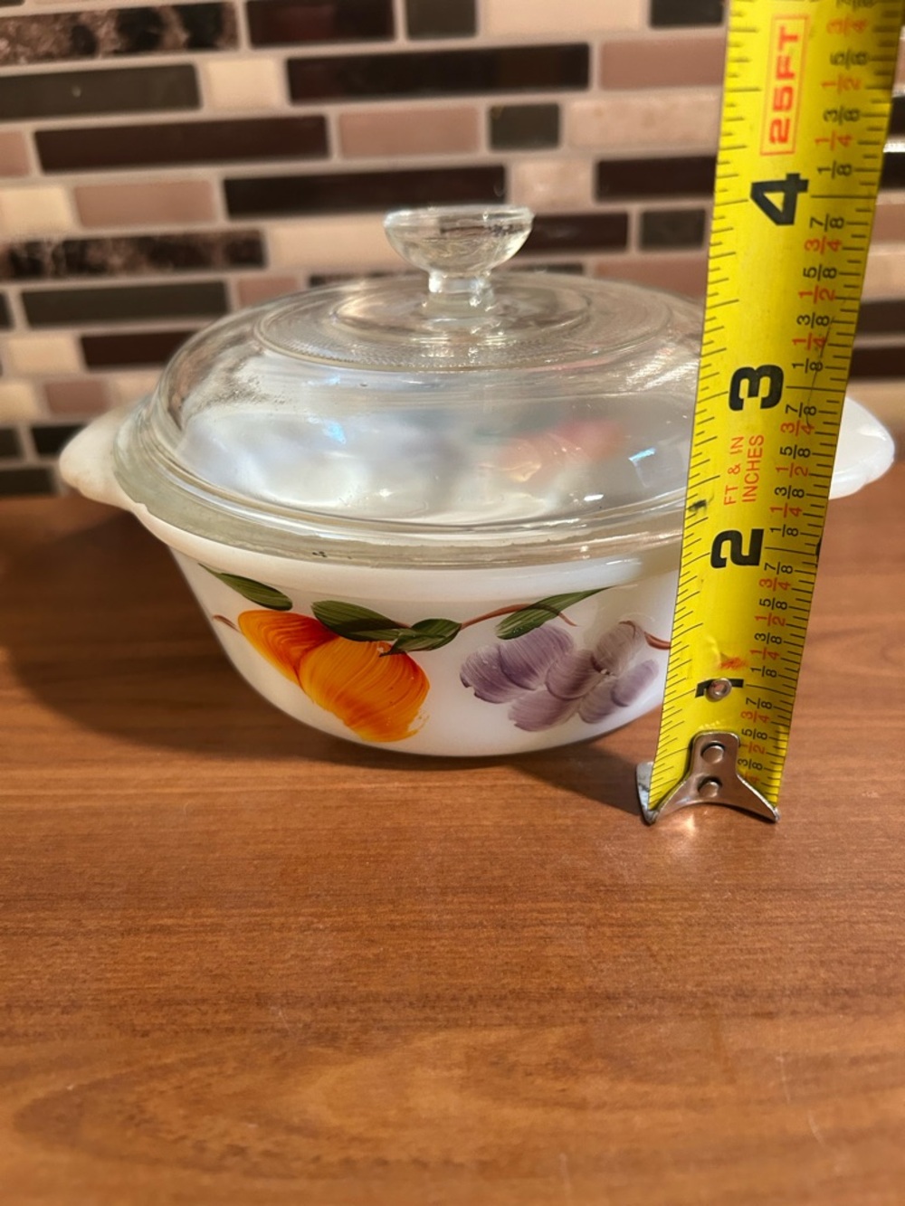 Vintage Fire KingWhite Glass Casserole Dish with Fruit Pattern and Glass Lid - Picture 5 of 5